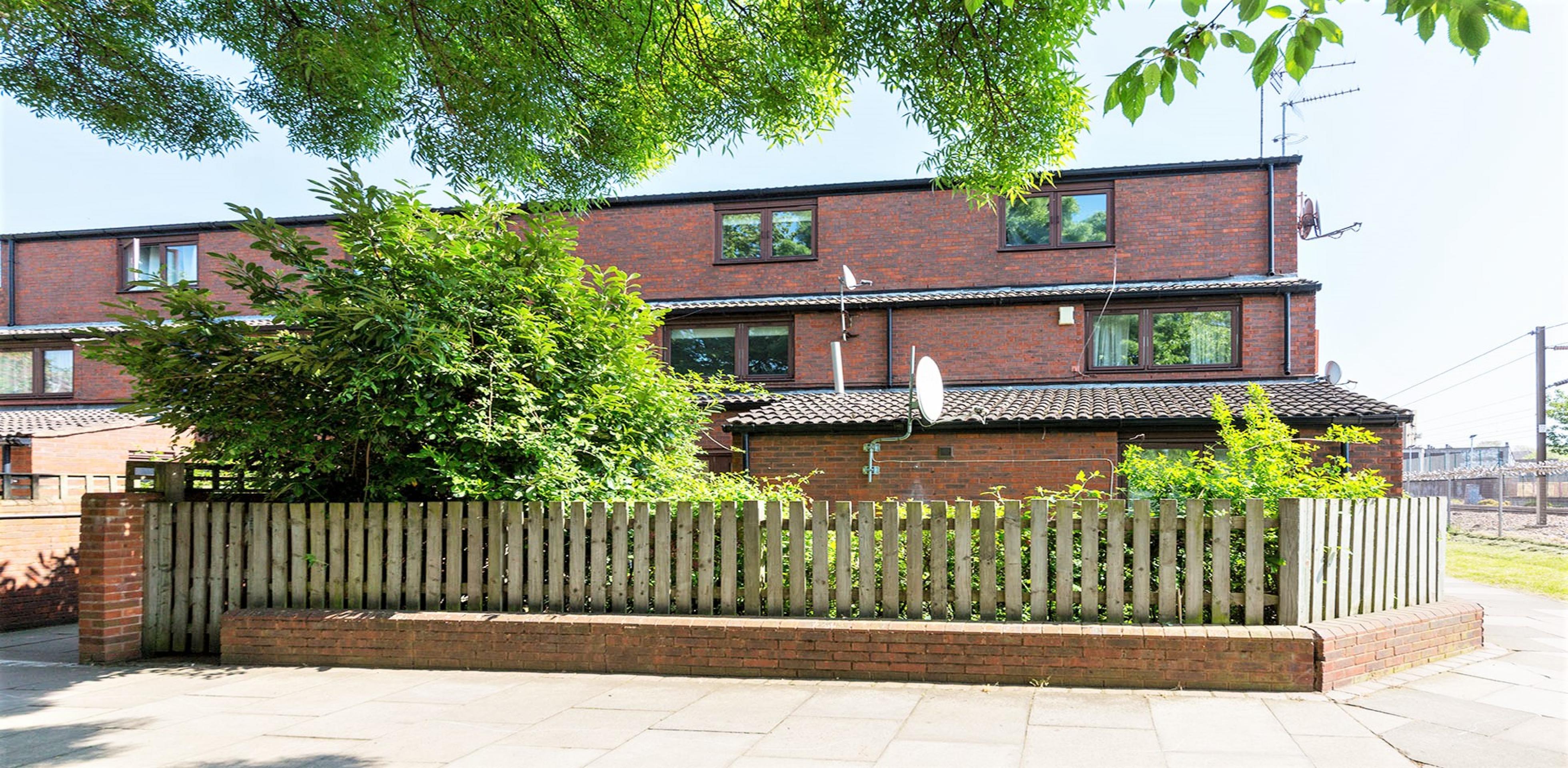 			PRIVATE GARDEN, 4 Bedroom, 1 bath, 1 reception House			 Crown Close , WEST HAMPSTEAD NW6